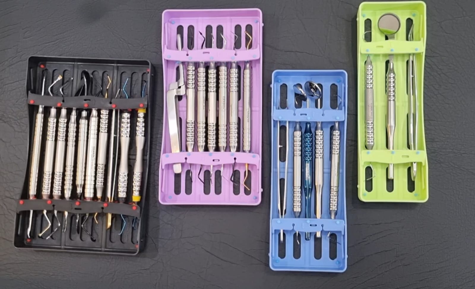 Autoclavable plastic sterilizing cassettes